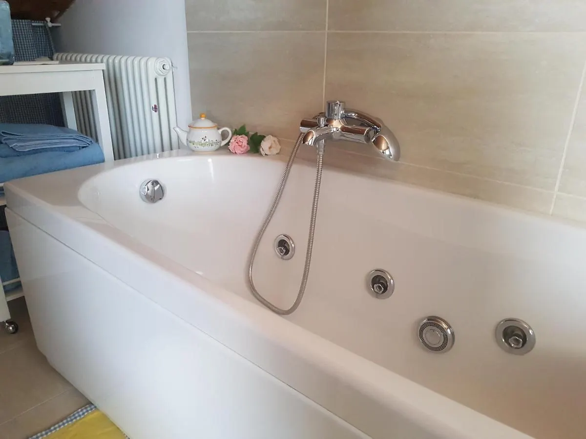 Apartment The Roses - Delizioso Attico Su 2 Livelli Zona Palacongressi Rimini Italy